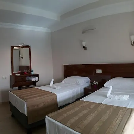 Hotel Midi & 5*