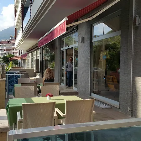 Hotel Midi & 5*